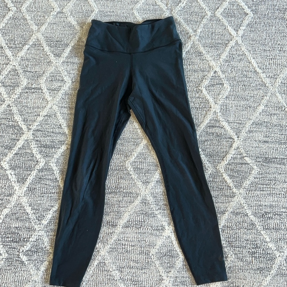 Black Nike leggings